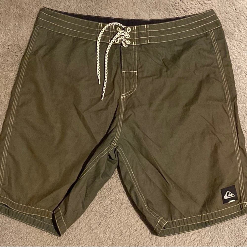Quicksilver Mens Board Shorts Size 34